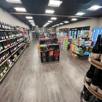 Center Point Liquors - Inside - Wine & Beer - Beer, Wine & Spirits Near Me - Hendersonville, Tennessee Center Point Liquors - Inside - Wine & Beer - Beer, Wine & Spirits Near Me - Hendersonville, Tennessee