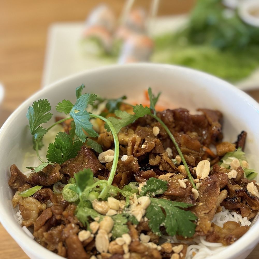 Pho G-Beef - V7. Vermicelli Rice Noodle with Grilled Shrimps & Pork - Vietnamese Near Me - San Diego, California Pho G-Beef - V7. Vermicelli Rice Noodle with Grilled Shrimps & Pork - Vietnamese Near Me - San Diego, California