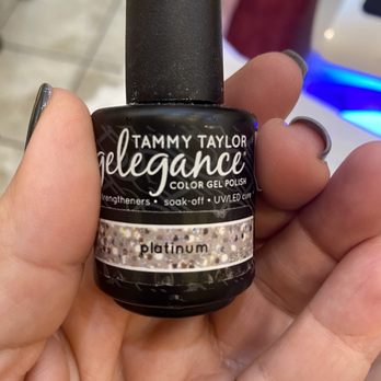 Nails 2000 - Love this glitter - Nail Salons Near Me - Battle Ground, Washington
