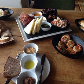 Dachcafe - Tappasplatte für zwei - Cafes Near Me - Giessen, HE Dachcafe - Tappasplatte für zwei - Cafes Near Me - Giessen, HE
