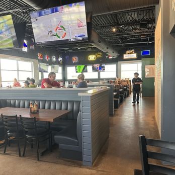 Jakes - Main dining area - American Near Me - Benbrook, Texas