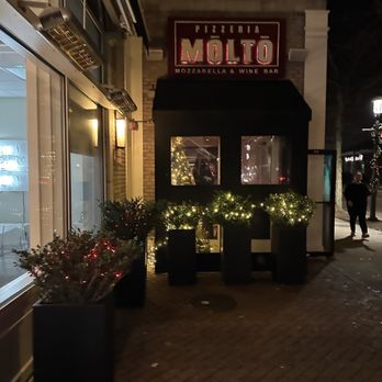 Pizzeria Molto - outside - Pizza Near Me - Fairfield, Connecticut Pizzeria Molto - outside - Pizza Near Me - Fairfield, Connecticut