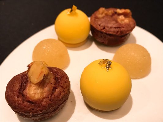 LA TABLE de Joël Robuchon by null