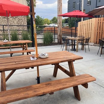 Lyle's Pizzeria - Back patio - Pizza Near Me - Omaha, Nebraska