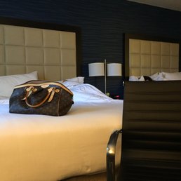 2 queen beds...nice clean and inviting