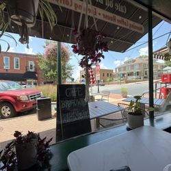 The Cafe On Broadway - View of patio seating