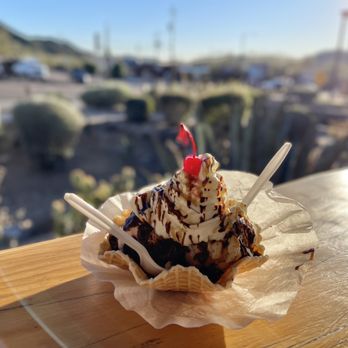 The City Creamery - Average Sundae - Ice Cream & Frozen Yogurt Near Me - Cave Creek, Arizona The City Creamery - Average Sundae - Ice Cream & Frozen Yogurt Near Me - Cave Creek, Arizona