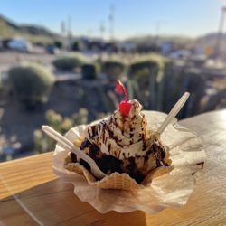 The City Creamery - Average Sundae