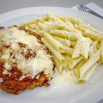 The London Cafe - Chicken Parmigiana with Pasta (subbed with white sauce) - Cafes Near Me - Richmond, British Columbia The London Cafe - Chicken Parmigiana with Pasta (subbed with white sauce) - Cafes Near Me - Richmond, British Columbia