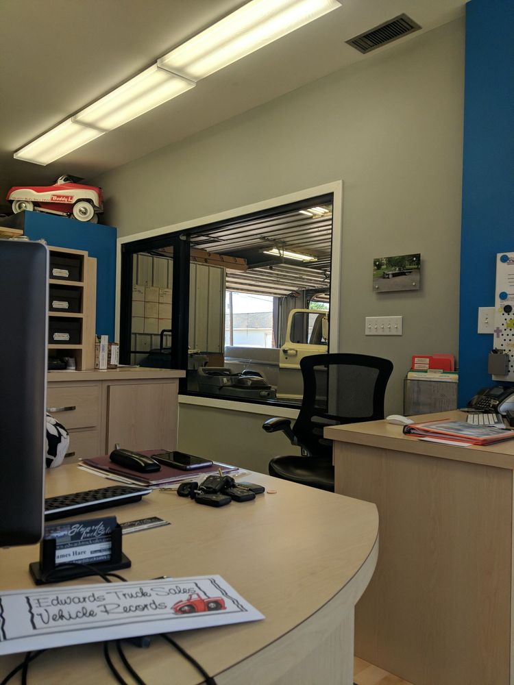 EDWARDS TRUCK SALES Updated August 2024 515 N Ewing St, Seymour, Indiana Car Dealers