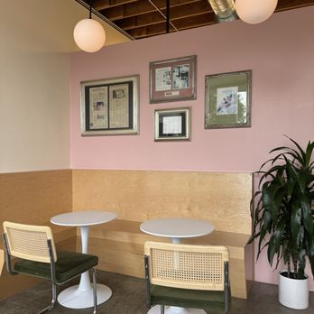 Carmela Ice Cream - Interior lounge. - Ice Cream & Frozen Yogurt Near Me - Pasadena, California