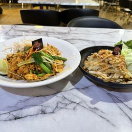 pad thai and Papaya Salad