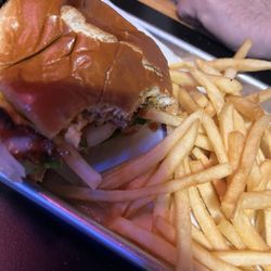 Flat Iron Bar & Grill - Burger