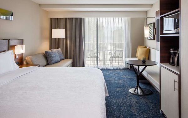 Hilton Garden Inn Waikiki Beach by null