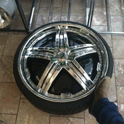 Avo's Rims and Car Audio - Yes, those are 30" spinners.. I want them lol