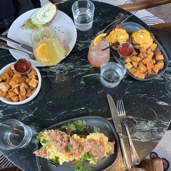 Cira - Mediterranean Near Me - Chicago, Illinois