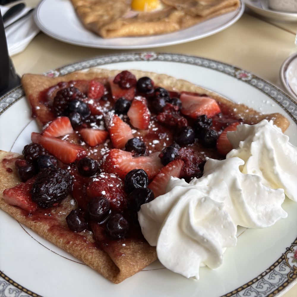 Verlan - Cemar (sweet) and Cefran (savoury) crepes - Breakfast & Brunch Near Me - Hamilton, Ontario Verlan - Cemar (sweet) and Cefran (savoury) crepes - Breakfast & Brunch Near Me - Hamilton, Ontario