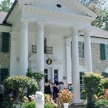 Graceland - The front door. - Museums Near Me - Memphis, Tennessee