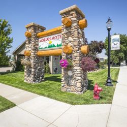 Moriah Motel - Moriah Motel is your home away from home with quiet peaceful, clean rooms.
