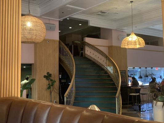 Birdcage Hollywood by null