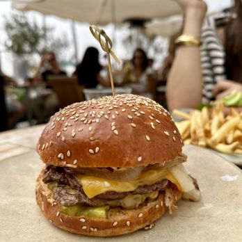 Fig Tree - Burger - Cafes Near Me - Los Angeles, California