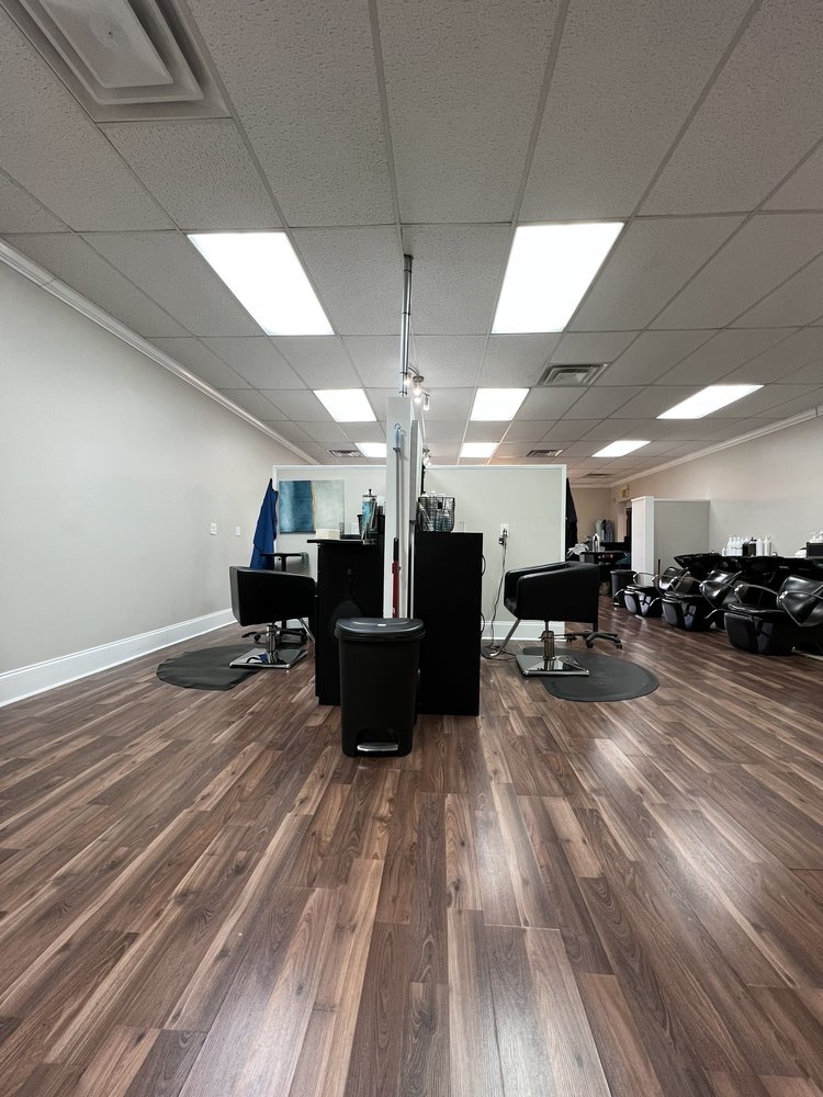 SALON COUTURE Updated August 2024 4473 N Roan St, Johnson City