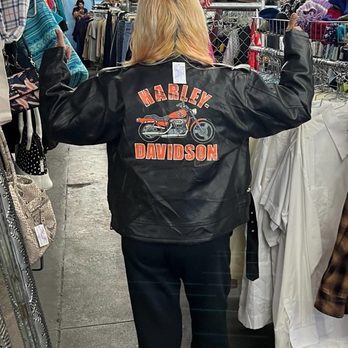 AS American Vintage - Harley Davidson motorcycle leather jacket - Thrift Stores Near Me - Los Angeles, California AS American Vintage - Harley Davidson motorcycle leather jacket - Thrift Stores Near Me - Los Angeles, California
