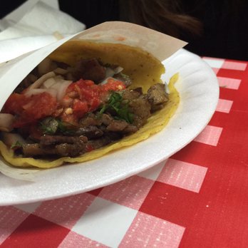Tacos el Meño - Red delicious salsa , fresh tortillas , fresh meat , all SMILES ! - Mexican Near Me - Tijuana, BCN