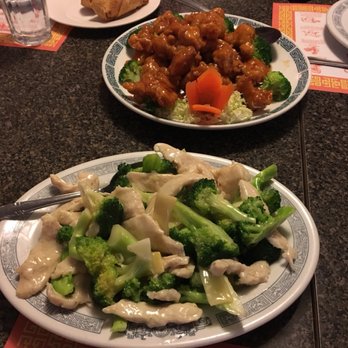 Peking Chinese Restaurant - Chicken with Broccoli and General Tso Chicken - Chinese Near Me - Rhinelander, Wisconsin Peking Chinese Restaurant - Chicken with Broccoli and General Tso Chicken - Chinese Near Me - Rhinelander, Wisconsin