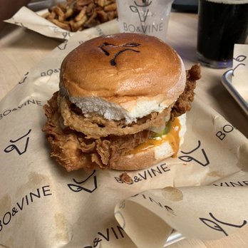 Bo & Vine Burger - Chicken sandwich - Burgers Near Me - Eugene, Oregon