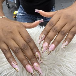 Acryliq Nails