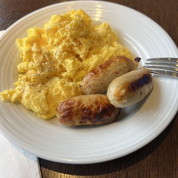 Hilton Toronto - The breakfast selection is more than adequate on the 32nd floor - Hotels Near Me - Toronto, Ontario