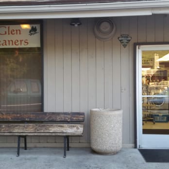 Cedar Glen Laundromat - The front of the laundromat - Laundromat Near Me - Cedar Glen, California Cedar Glen Laundromat - The front of the laundromat - Laundromat Near Me - Cedar Glen, California