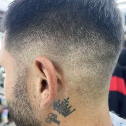 Rays Barbershop - Servicios disponibles/available services
