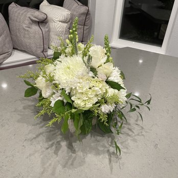 Lia's Floral Design - Florists Near Me