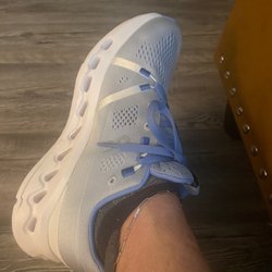 Love 2 Run - On cloud shoes