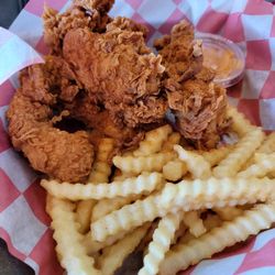 Byrd’s Hot Chicken - Chicken tenders and fries