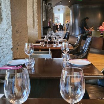 Figu's - Inside of the restaurant - Tapas Bars Near Me - Lisbon, 11