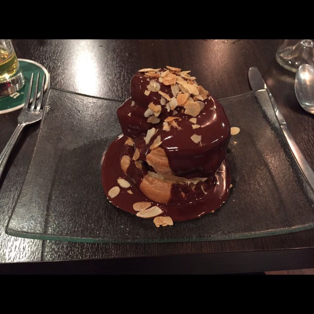 Le Bistrot Du Sud Ouest - Pastry with Chocolate and fresh shaved nuts - French Near Me - Paris, 75 Le Bistrot Du Sud Ouest - Pastry with Chocolate and fresh shaved nuts - French Near Me - Paris, 75