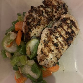 Luigi's Restaurant - Grilled chicken with seasonal vegetables - Italian Near Me - Ridgefield Park, New Jersey Luigi's Restaurant - Grilled chicken with seasonal vegetables - Italian Near Me - Ridgefield Park, New Jersey