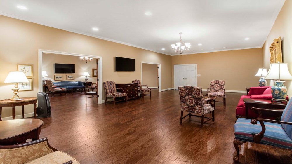 PARKWAY FUNERAL HOME Updated January 2026 24 Photos 1161 Highland(00)