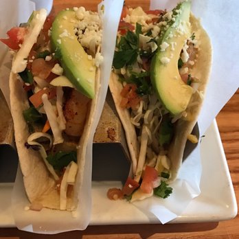 Chili's - Shrimp tacos, although they look nice, definitely lacked flavor - Bars Near Me - Sacramento, California