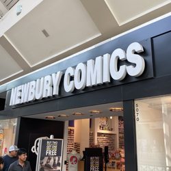 Newbury Comics - Entrance