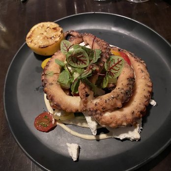 Lucille's Oyster Dive - Pieuvre grillée - Seafood Near Me - Montreal, Quebec