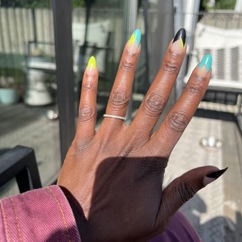 Devana Nail Bar - Nail Salons Near Me - Los Angeles, California