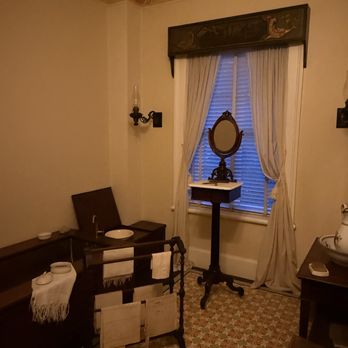 Ghosts & Gravestones - Historical Tours Near Me - Savannah, Georgia Ghosts & Gravestones - Historical Tours Near Me - Savannah, Georgia