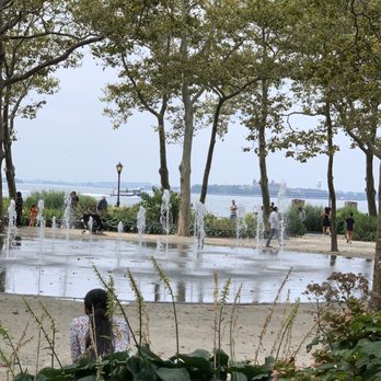 The Battery - Greenery & a Fountain @ The Battery (7 Acres of Woodlands) In NY August 2019 - Parks Near Me - New York, New York The Battery - Greenery & a Fountain @ The Battery (7 Acres of Woodlands) In NY August 2019 - Parks Near Me - New York, New York