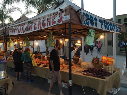 Fullerton Farmer's Market by null