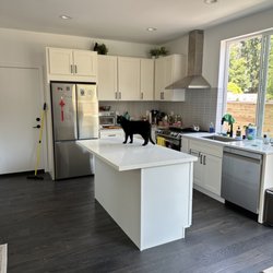Luxe Cabinet & Stone