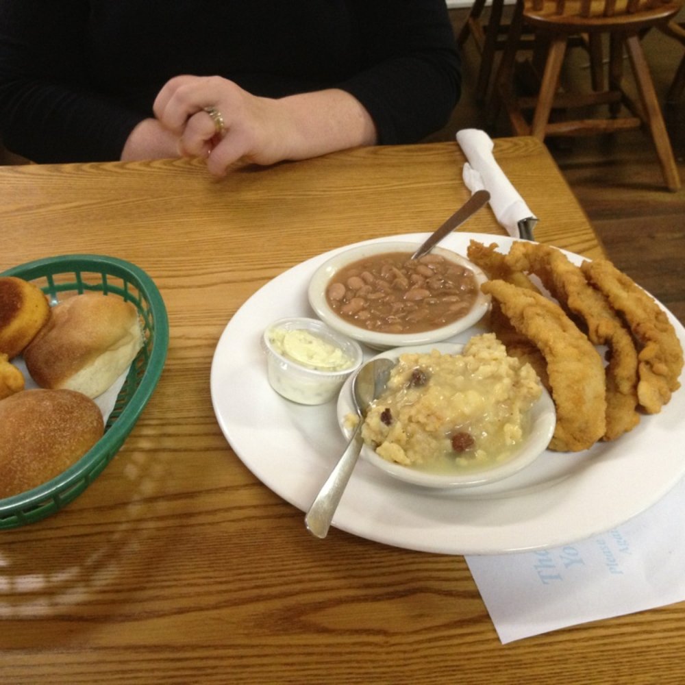 Colonial Restaurant - Me and Debbie splitting tonight! Late lunch - American Near Me - Campbell, Virginia